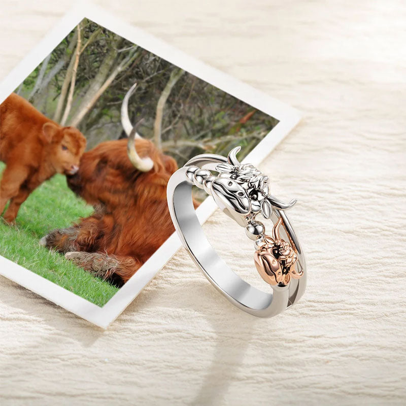 Highland-Cow-Guardian-Ring: Eine wärmende Präsenz an Ihrer Fingerspitze, die die tiefe Bindung zwischen Mutter und Kind symbolisiert